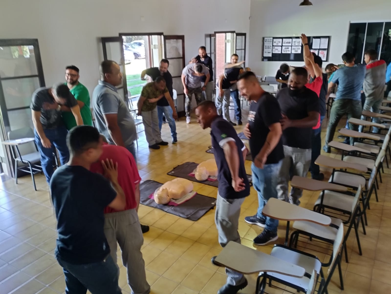Sala de treinamento equipada do CT Tecnoseg para brigada de incêndio